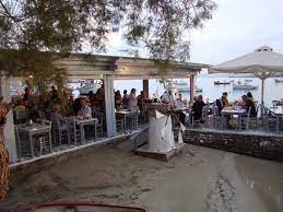 ΤΟ ΜΠΑΛΚΟΝΙ ΤΟΥ ΑΚΗ